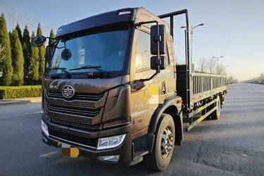 二手一汽解放 J6L中卡 质慧版 180马力 4X2 6.75米栏板载货车(国五) 单桥 锡柴二手载货车 黄牌