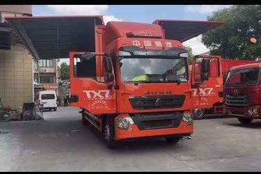 二手重汽豪沃HOWO TX7 PRO 高效版 6.9L柴油 290马力 4X2 中国重汽8档 9.6米厢式载货车(国六) 单桥 曼二手载货车 黄牌