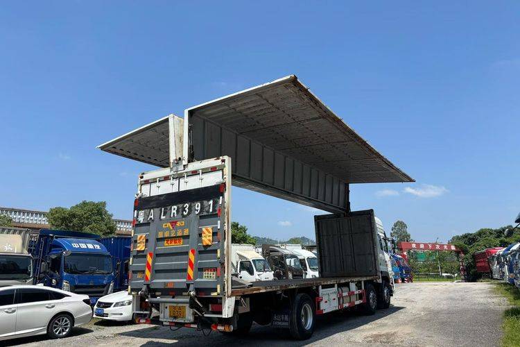 二手东风商用车 245马力 载货车