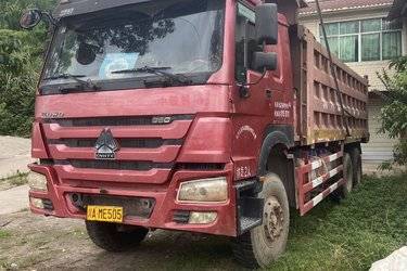 二手中国重汽 HOWO重卡 380马力 6X4 6.8米自卸车(国五) 后八轮 潍柴二手自卸车 黄牌