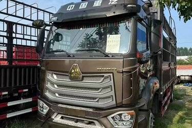 二手中国重汽 豪沃NX中卡 270马力 6X2 6.8米仓栅式载货车(国六) 前四后四 曼二手载货车 黄牌