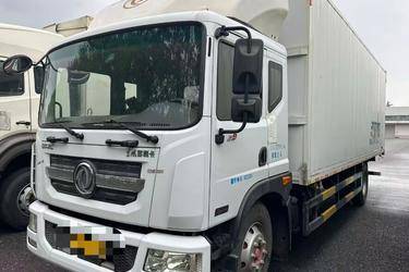 二手东风 多利卡D9 180马力 4X2 7.68米厢式载货车(国五) 单桥 东风康明斯二手载货车 黄牌