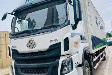 二手东风柳汽 乘龙H5中卡 240马力 4X2 9.7米厢式载货车(国五) 单桥 玉柴二手载货车 黄牌