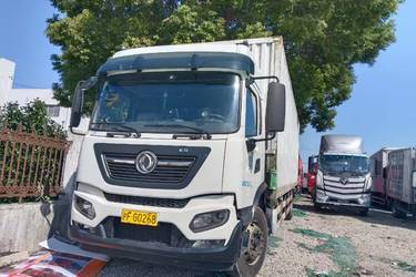 二手东风商用车 天锦KR重卡 舒适版 245马力 4X2 9.75米厢式载货车(国五) 单桥 康明斯二手载货车 黄牌
