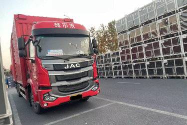 二手江淮 格尔发A5XⅢ中卡 220马力 4X2 7.8米厢式载货车(国六) 单桥 云内动力二手载货车 黄牌