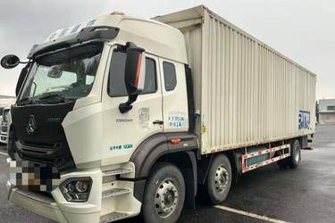 二手中国重汽 豪瀚J5G重卡 280马力 4X2 9.7米厢式载货车(国五) 单桥 中国重汽二手载货车 黄牌