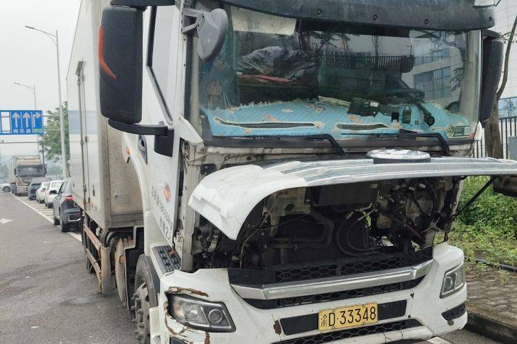 二手上汽红岩 270马力 专用车