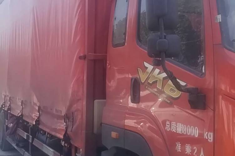 二手青岛解放 320马力 载货车