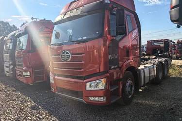 二手一汽解放 新J6P重卡 领航版2.0 北方款 460马力 6X4牵引车(国六) 双驱 锡柴二手牵引车 黄牌图片