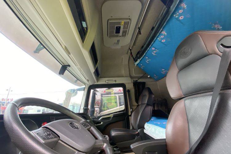 二手一汽解放 660马力 牵引车