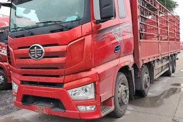 二手一汽解放 J7重卡 460马力 8X4 9.4米仓栅式载货车(国六) 前四后八 锡柴二手载货车 黄牌
