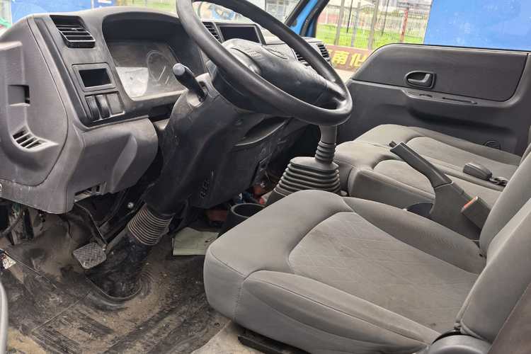二手江铃汽车 122马力 载货车