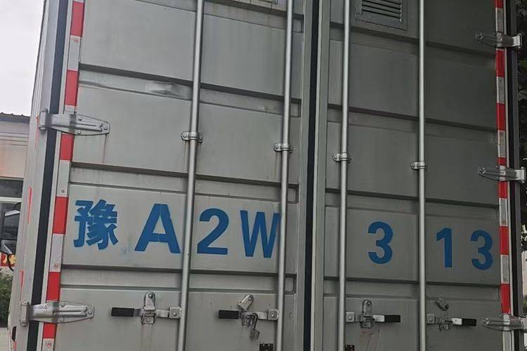 二手福田欧马可 180马力 载货车