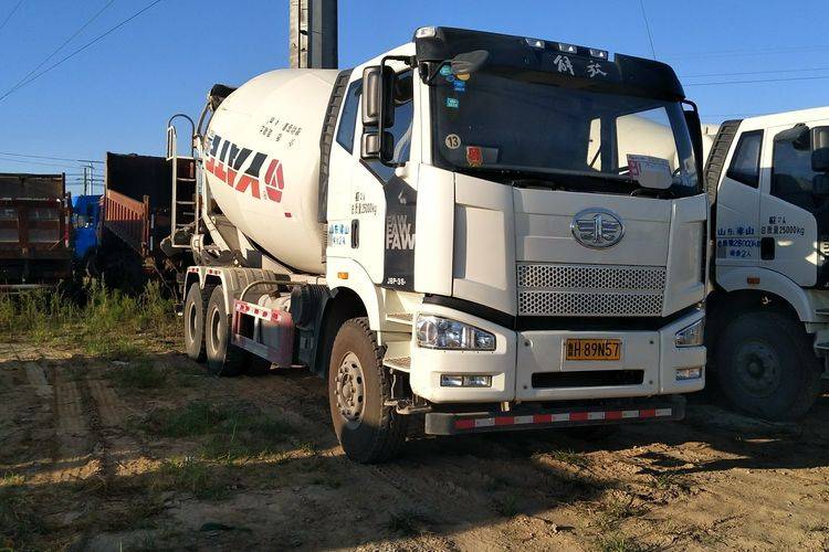 二手搅拌车一汽解放350马力