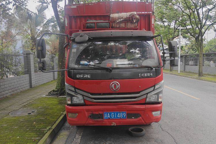 二手东风多利卡 130马力 载货车