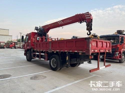 东风柳汽乘龙 200马力 专用车