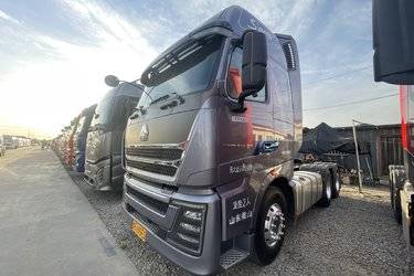 二手中国重汽 HOWO TH7重卡 610马力 6X4 AMT自动档牵引车(国六) 双驱 潍柴二手牵引车 黄牌图片