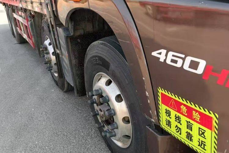 二手青岛解放 460马力 载货车