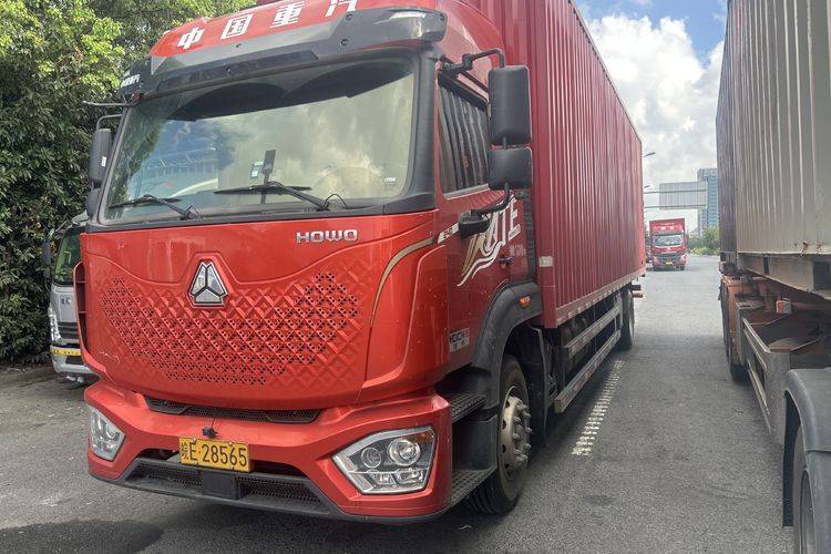 二手重汽豪沃(HOWO) 240马力 载货车