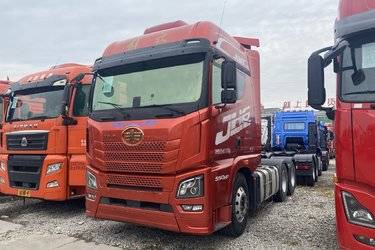 二手青岛解放 JH6重卡 领航版2.0 550马力 6X4 AMT自动挡牵引车(国六) 双驱 潍柴二手牵引车 黄牌
