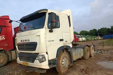 二手中国重汽 HOWO T7H重卡 440马力 6X4牵引车(4.42速比)(国五) 双驱 曼二手牵引车 黄牌图片