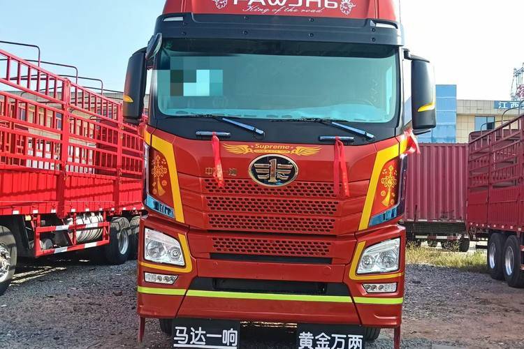 二手青岛解放 560马力 载货车