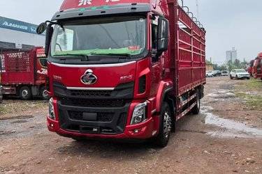 二手东风柳汽 乘龙H5中卡 270马力 4X2 6.8米仓栅式载货车(国六) 单桥 玉柴二手载货车 黄牌