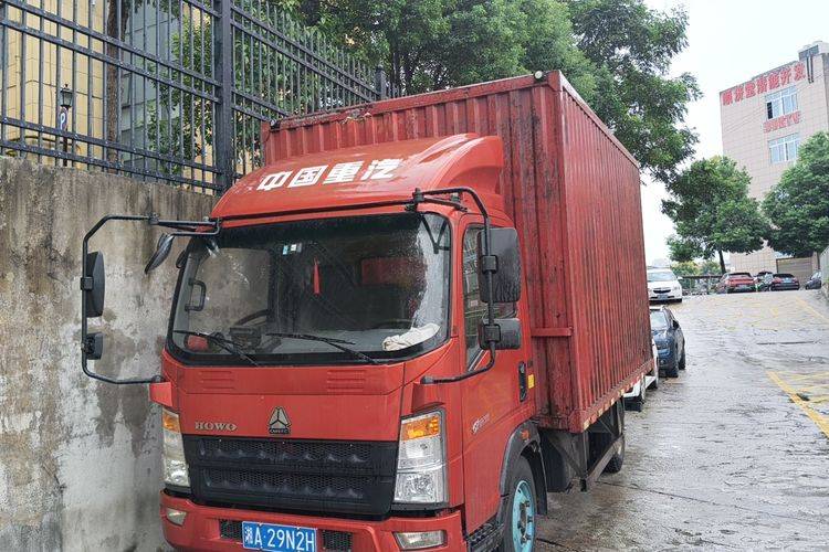 二手重汽HOWO轻卡 140马力 载货车