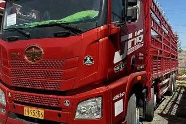 二手青岛解放 JH6重卡 领航版2.0 460马力 8X4 9.4米仓栅式载货车(国六) 前四后八 锡柴二手载货车 黄牌图片