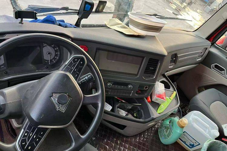 重汽豪沃(HOWO) 290马力 载货车