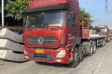 二手东风商用车 天龙重卡 420马力 6X4天然气牵引车(国五) 双驱 雷诺二手牵引车 黄牌图片