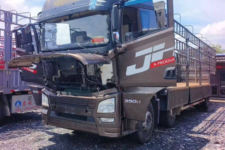 二手青岛解放 350马力 载货车