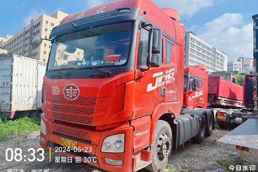 二手青岛解放 JH6重卡 460马力 6X4牵引车(国五) 双驱 锡柴二手牵引车 黄牌图片