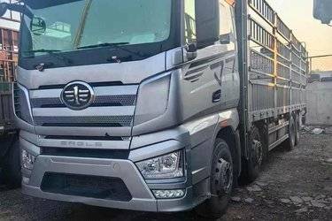 二手一汽解放 J7重卡 460马力 8X4 9.4米仓栅式载货车(国六) 前四后八 锡柴二手载货车 黄牌