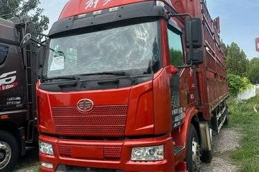 二手一汽解放 J6L中卡 2020款 质惠版 280马力 6X2 9.7米仓栅式载货车(国五) 前四后四 锡柴二手载货车 黄牌