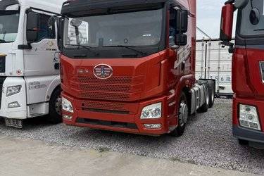 二手青岛解放 JH6重卡 480马力 6X4牵引车(国五) 双驱 潍柴二手牵引车 黄牌图片