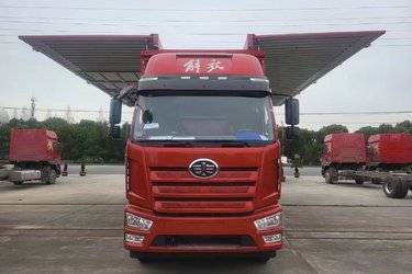 二手一汽解放 J6L中卡 经典版 240马力 4X2 7.7米翼开启厢式载货车(国六) 单桥 大柴二手载货车 黄牌
