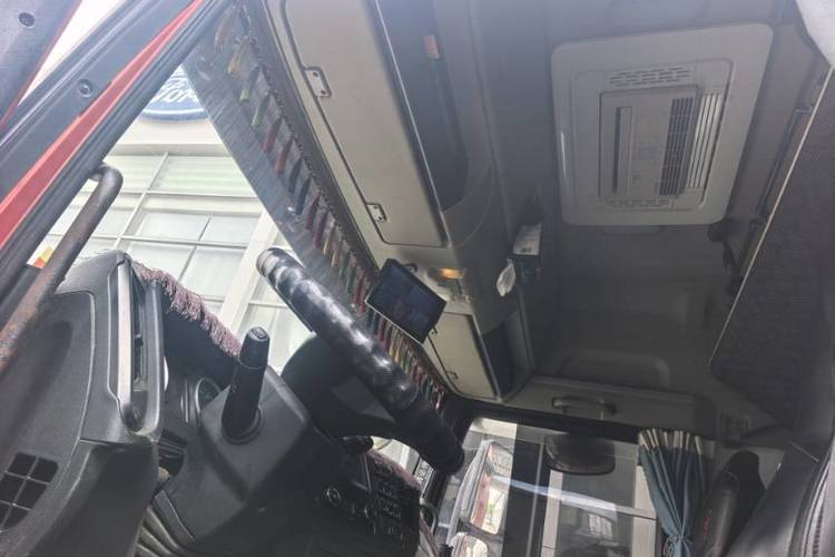 二手青岛解放 290马力 载货车