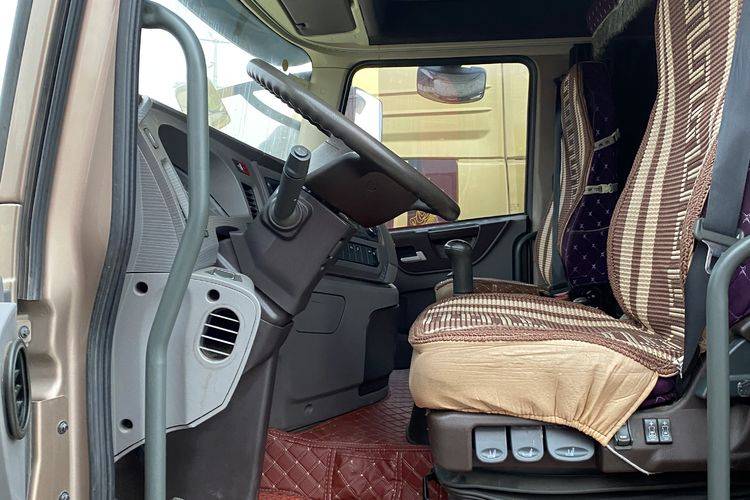 天龙旗舰kx560马力6x4牵引车报价 _ 卡家二手车