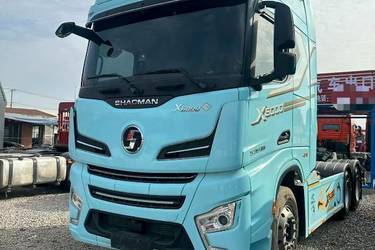 东风商用车 天龙旗舰KX 王者版 530马力 6X4 LNG自动档牵引车(液缓)(国六) 双驱 康明斯二手牵引车 黄牌