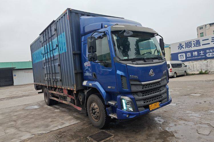 二手东风柳汽乘龙 180马力 载货车
