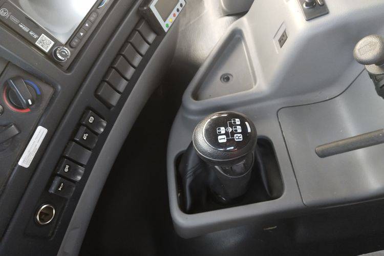 二手牵引车 东风商用车 东风天龙18年8月上户 雷诺发动国五 450马力