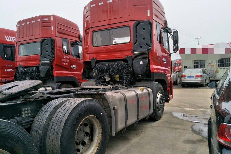 二手牵引车东风天龙轻赢版420马力国五排放双曲轻体