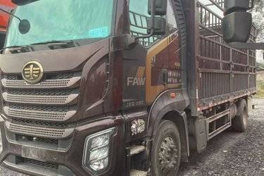 二手一汽解放 J6G 领航版 280马力 4X2 6.75米仓栅式载货车(国六) 单桥 大柴二手载货车 黄牌图片