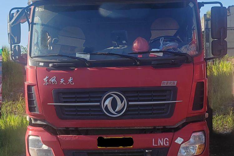 二手东风商用车 440马力 牵引车