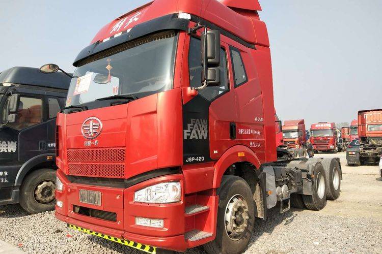 已售国五420马力解放j6p质惠版牵引车头