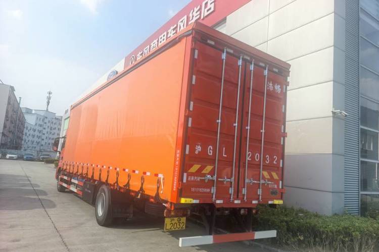 二手重汽汕德卡 330马力 载货车