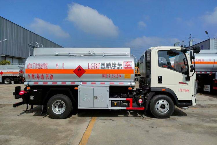 二手重汽豪沃(HOWO) 130马力 专用车