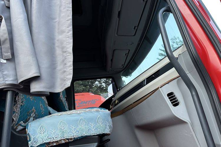 二手东风商用车 560马力 载货车