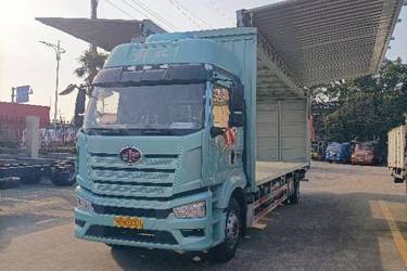 二手一汽解放 J6L中卡 经典版 260马力 4X2 9.6米翼开启厢式载货车(国六) 单桥 大柴二手载货车 黄牌图片